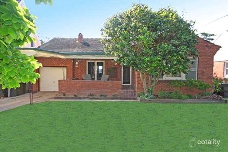 12 Lilian St, Campbelltown, NSW 2560