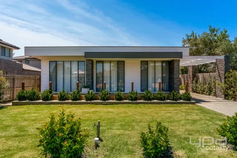13 Palm Gr, Dromana, VIC 3936