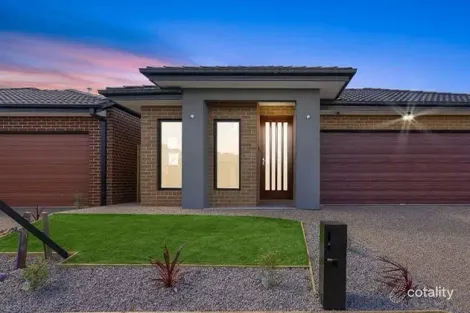 Property photo of 70 Cinnamara Circuit Tarneit VIC 3029
