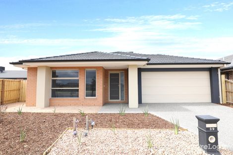 Property photo of 39 Treeve Parkway Werribee VIC 3030