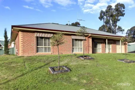 4 Gold Hill Ct, Kangaroo Flat, VIC 3555