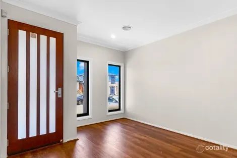 Property photo of 70 Cinnamara Circuit Tarneit VIC 3029