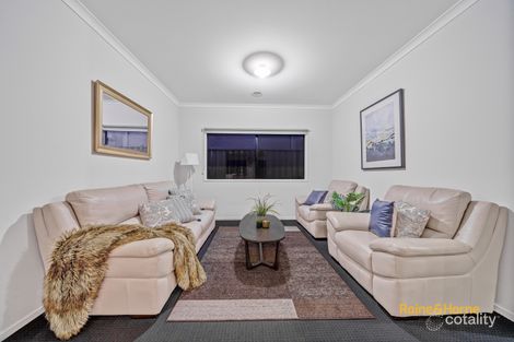 Property photo of 28 Springside Drive Cranbourne West VIC 3977