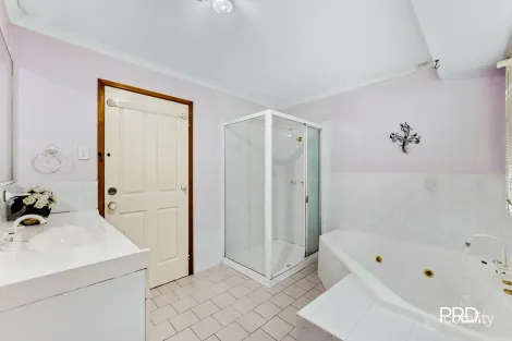 Property photo of 11 Luchetti Avenue Hazelbrook NSW 2779