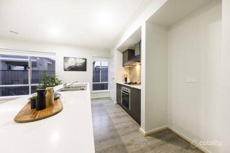 Property photo of 27 Riegelhuth Street Craigieburn VIC 3064