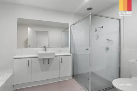 Property photo of 2/1 West Street Hindmarsh SA 5007