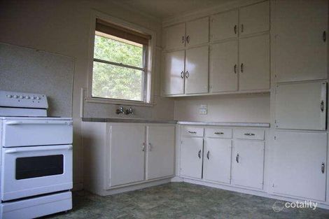 Property photo of 19 Namoi Avenue Red Cliffs VIC 3496