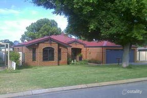 312 Fisher St, Cloverdale, WA 6105