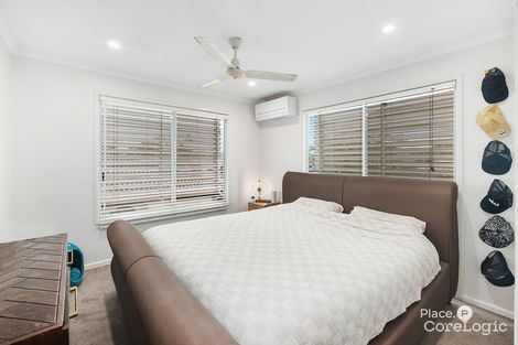 Property photo of 35 Honeysuckle Street Mansfield QLD 4122