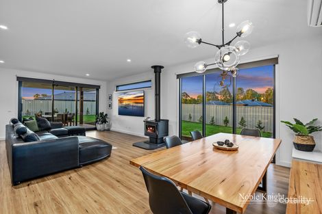 Property photo of 17 Newbery Chase Yea VIC 3717