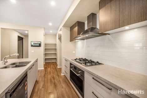 8 Basalt Dr, Clyde North, VIC 3978