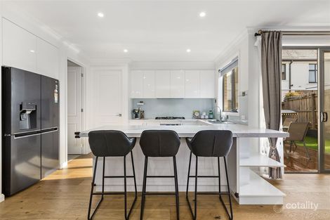 Property photo of 2/27 Clivejay Street Glen Waverley VIC 3150