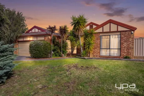 13 Gleneagles Dr, Melton West, VIC 3337