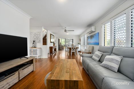 Property photo of 2/31 Mountain View Avenue Miami QLD 4220