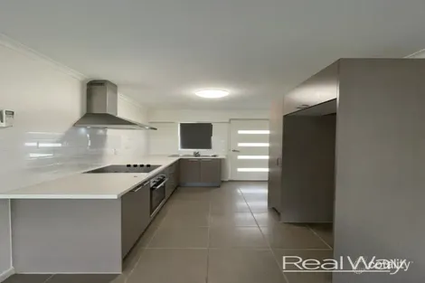 Property photo of 1/166 Blackstone Road Silkstone QLD 4304