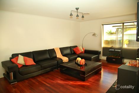 Property photo of 12 Fairwyn Close Mill Park VIC 3082