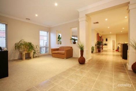 Property photo of 7 Inglewood Drive Burnside Heights VIC 3023