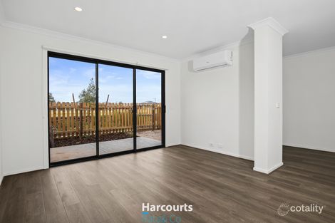 Property photo of 16 Bunch Walk Truganina VIC 3029