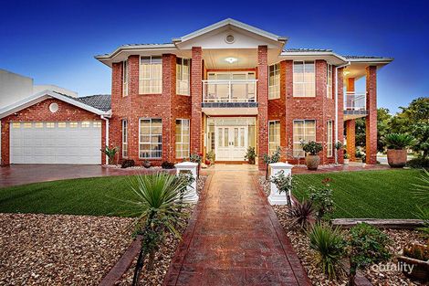 Property photo of 2 Mackenzie Close Taylors Lakes VIC 3038