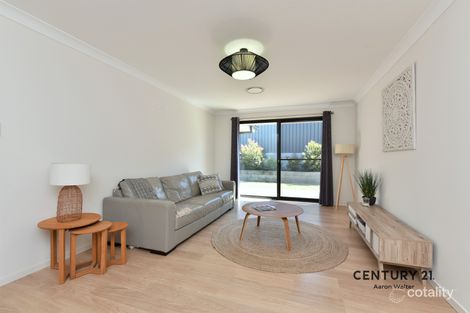 Property photo of 8 Portsea Parade Cameron Park NSW 2285