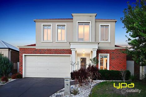 2 Finstall Cl, Caroline Springs, VIC 3023