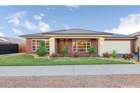 Property photo of 48 Emerald Rise Skye VIC 3977