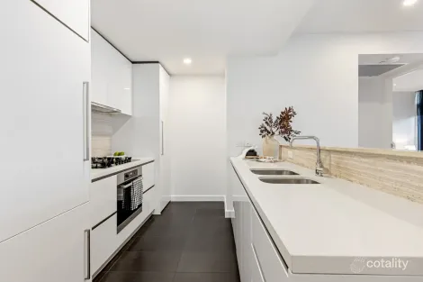 Property photo of 2/18 Wendouree Parade Lake Wendouree VIC 3350