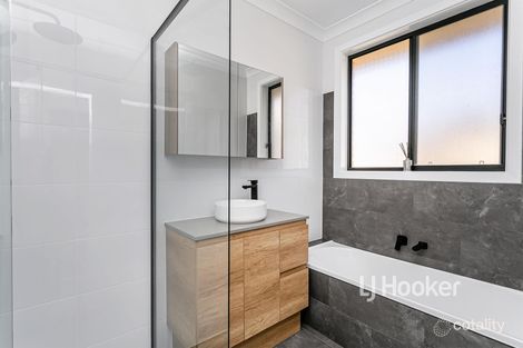 Property photo of 17B Raymond Avenue Seaton SA 5023