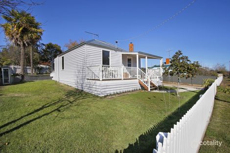 Property photo of 1 John Crescent Beechworth VIC 3747