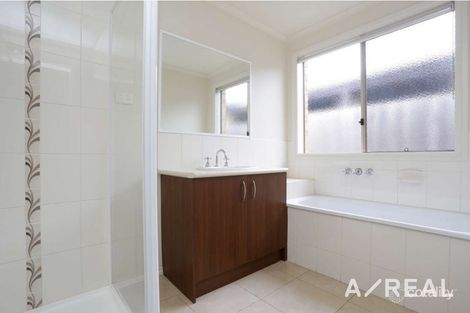Property photo of 9 Chong Court Berwick VIC 3806