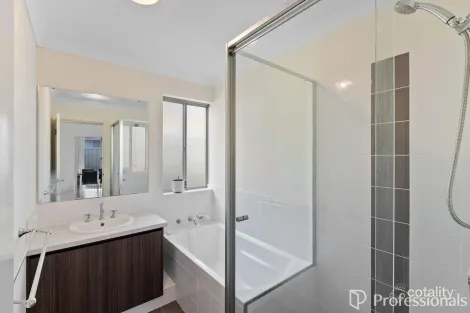 Property photo of 2/25 Abercorn Road Forrestfield WA 6058
