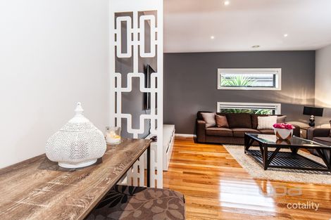 Property photo of 21 Phoenix Grove Fraser Rise VIC 3336