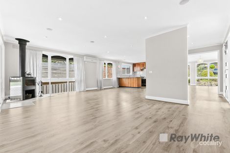 Property photo of 4 Cristata Avenue Endeavour Hills VIC 3802