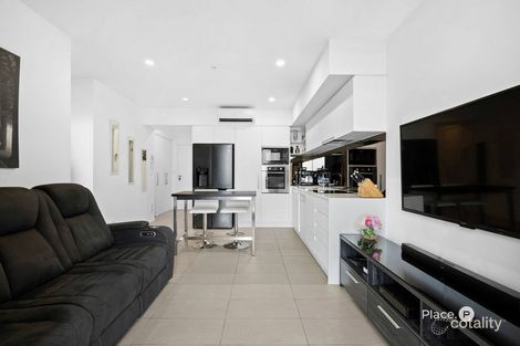 11403/300 Old Cleveland Rd, Coorparoo, QLD 4151
