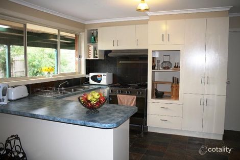 Property photo of 3 Citrinus Court Romsey VIC 3434