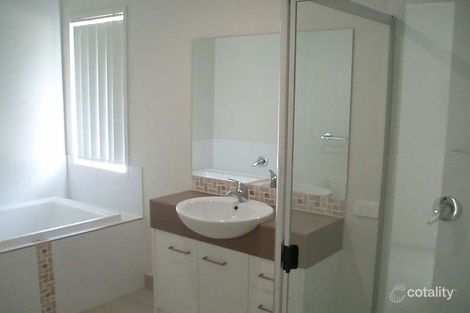 Property photo of 23 McLachlan Circuit Willow Vale QLD 4209