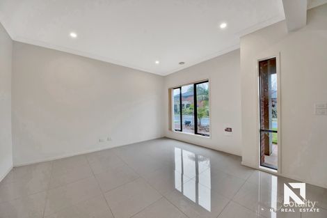 Property photo of 7 Gairdners Pass Caroline Springs VIC 3023