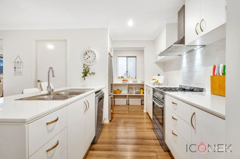 Property photo of 75 Saltlake Boulevard Wollert VIC 3750