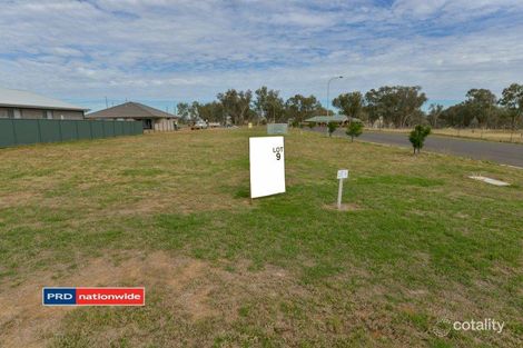 Property photo of 15 Darien Avenue Hillvue NSW 2340