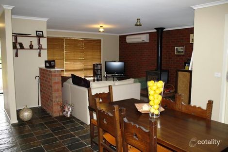 Property photo of 3 Citrinus Court Romsey VIC 3434