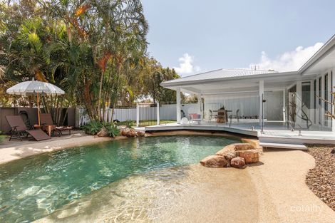 Property photo of 1 Daybreak Court Castaways Beach QLD 4567