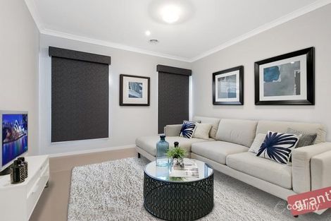 Property photo of 46 Deoro Parade Clyde North VIC 3978
