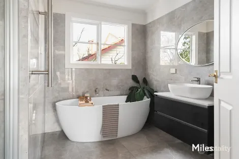 Property photo of 43 Elphin Street Ivanhoe VIC 3079