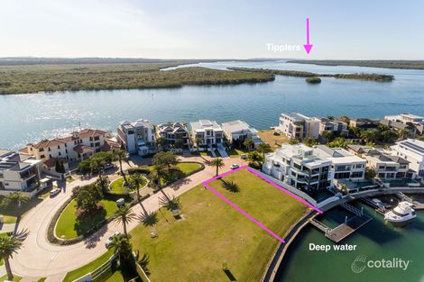 Property photo of 40 Knightsbridge Parade West Paradise Point QLD 4216