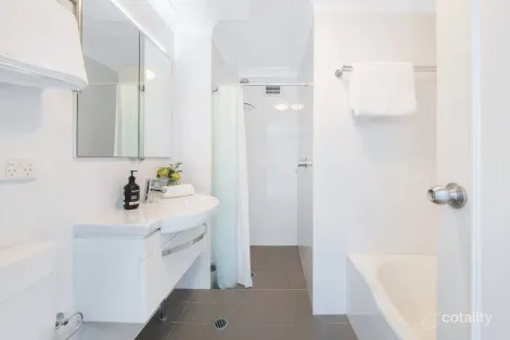 Property photo of 24/9-13 Hampden Avenue Cremorne NSW 2090