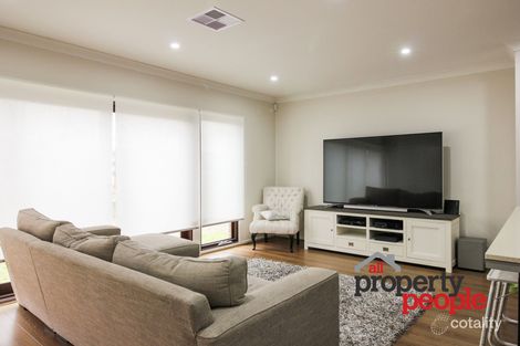 Property photo of 15 Loudon Crescent Cobbitty NSW 2570