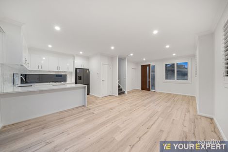 Property photo of 2/27 Somerville Road Hampton Park VIC 3976