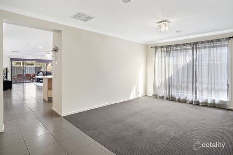 Property photo of 23 Lindrum Outlook Tarneit VIC 3029