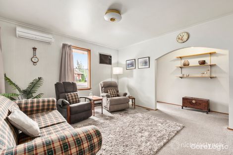 Property photo of 10 Armata Crescent Frankston North VIC 3200