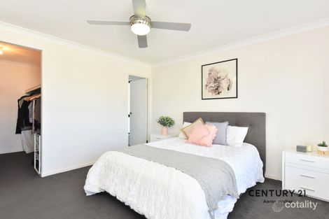 Property photo of 8 Portsea Parade Cameron Park NSW 2285